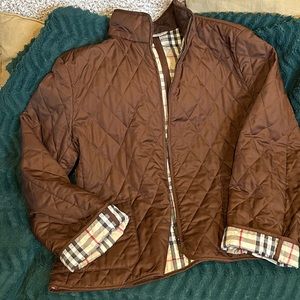 Burberry. Classic quilted jacket, fitted, in excellent condition.